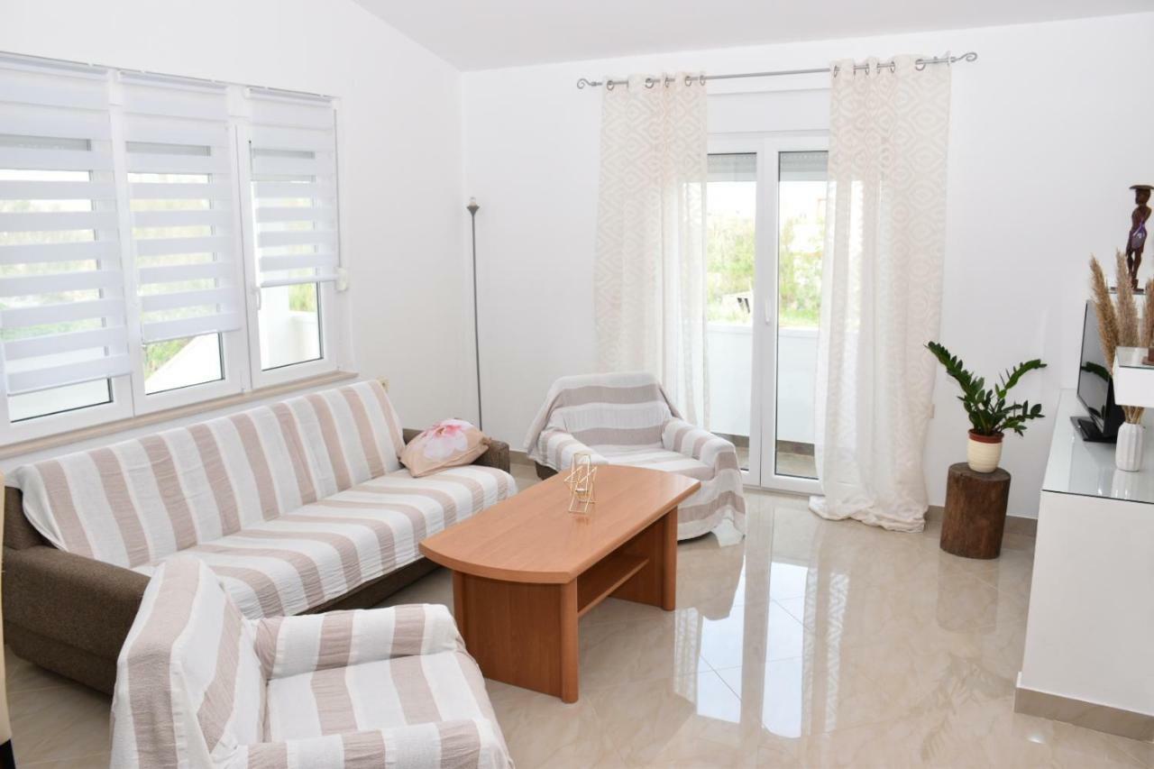 Apartments Piccolo Piaccere Razanac Exterior photo